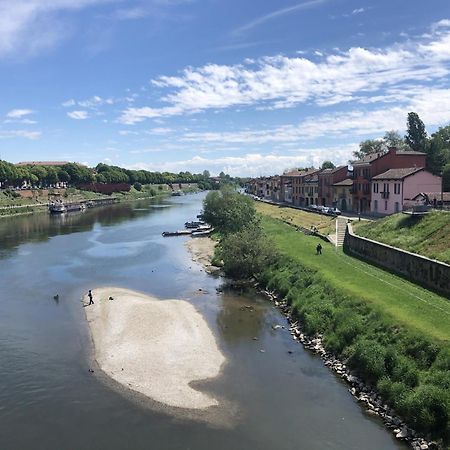 L' Appartamento Del Borgo - Parcheggio Riservato Pavia Exterior foto